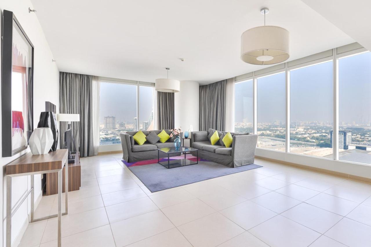 One Bedroom Deluxe Apartment